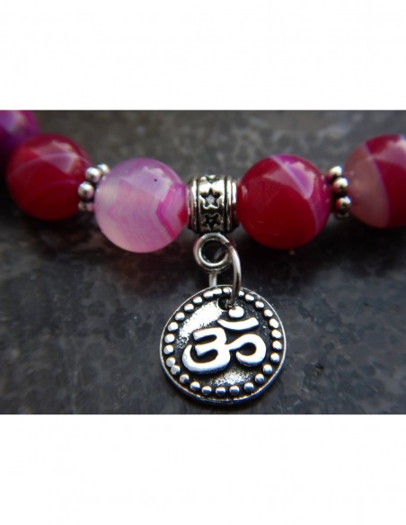 Bracelet agate teintées rose, médaille ohm et tête de Bouddha